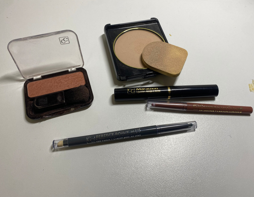 Download the full-sized PDF of Photographs of Victoria Schneider's makeup