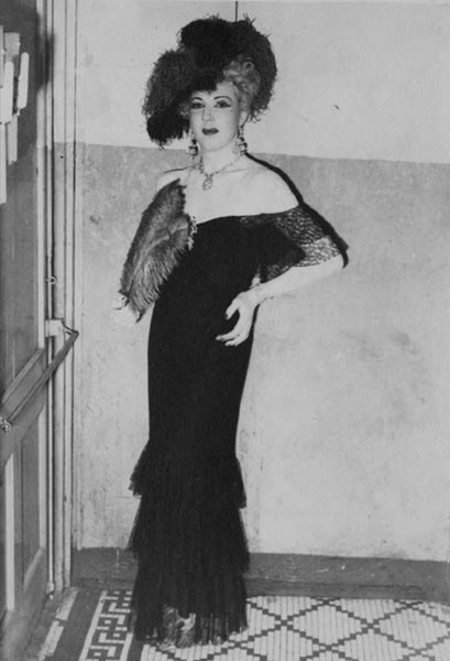 Download the full-sized image of Jackie Starr in black evening gown