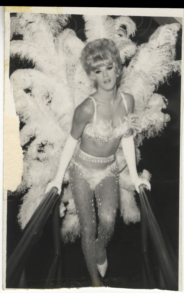 Download the full-sized image of Photo of Unknown Queen in White Feathers